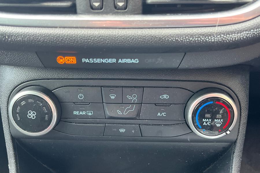 Ford FIESTA Photo autoimg-99a3f4882d350f853dcd5e02768e9c35094ba82d.jpg