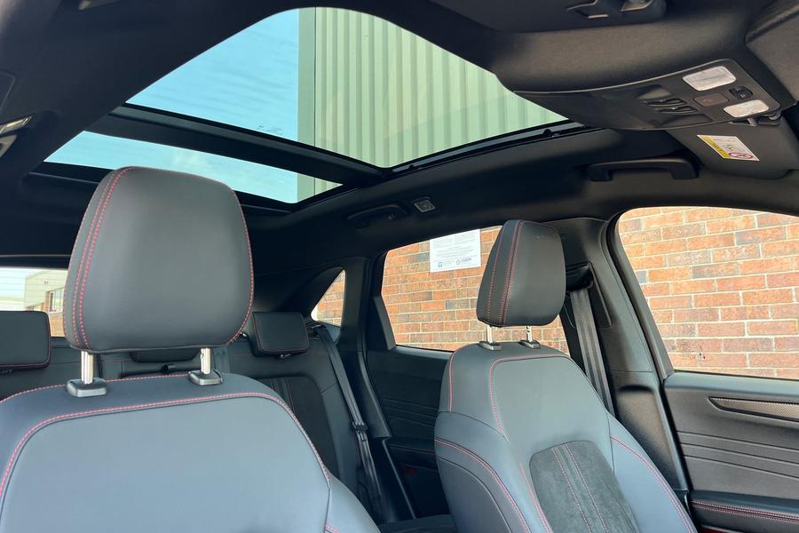 Ford Kuga Photo autoimg-99a75a67255cd26faab7217df8a5970a65c4b7b4.jpg