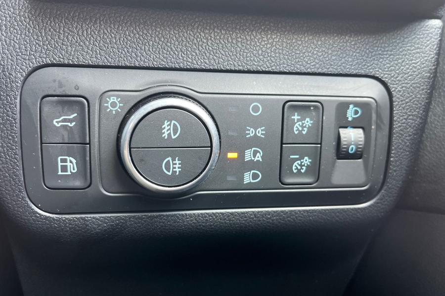 Ford KUGA Photo autoimg-99b233c985ed7d32180d7a46d9c47bc747f497df.jpg