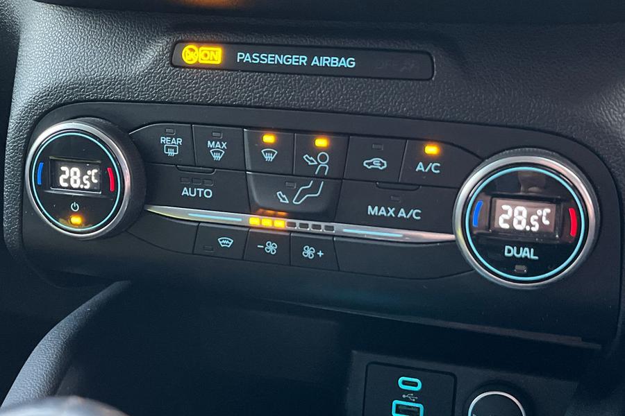 Ford KUGA Photo autoimg-99b416ddb46df235e7699d6ebd465860c0985b38.jpg