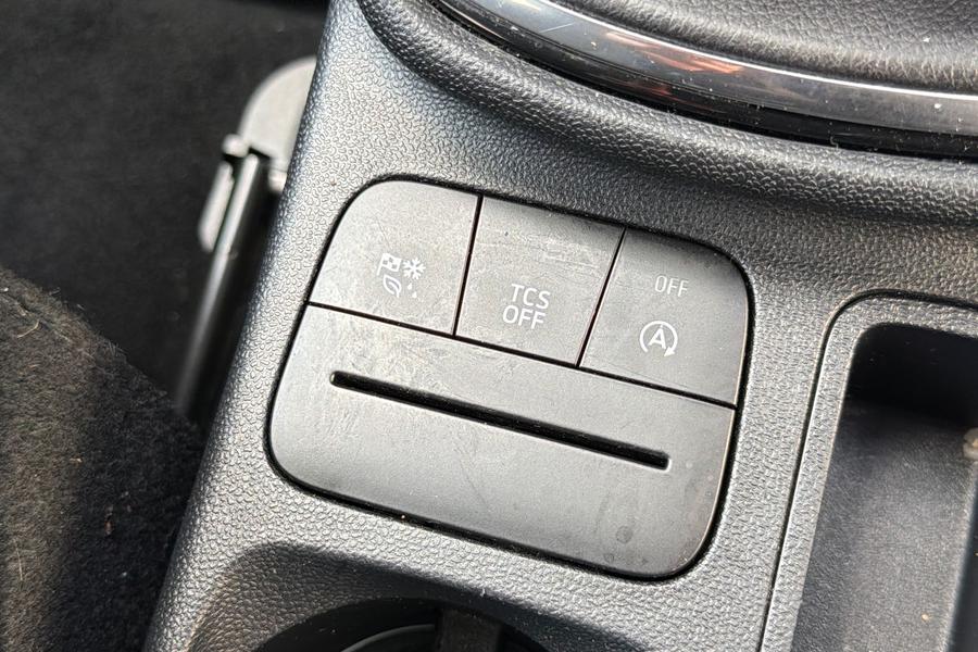 Ford FIESTA Photo autoimg-99b85a93bc9d563f8256c68c313c06313fe30f74.jpg