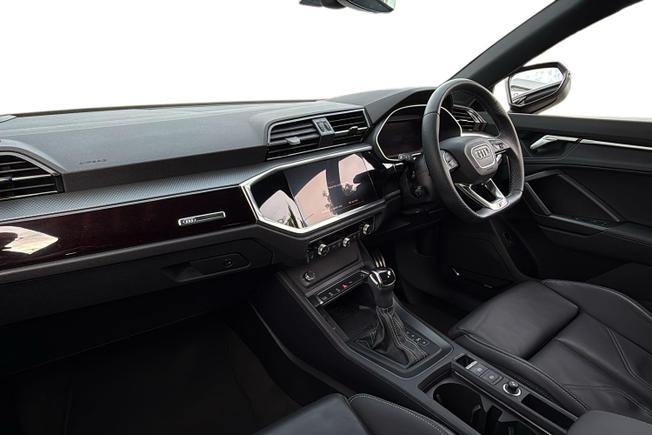 Audi Q3 Photo 2