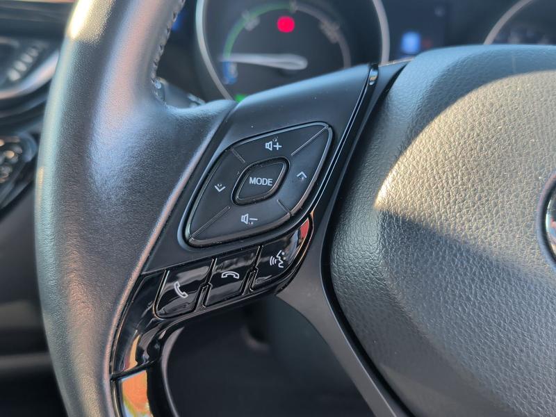 Used Toyota C-HR VE69XEA 36