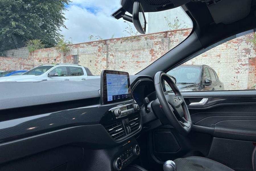 Ford KUGA Photo autoimg-99bf48327bc4ffb3846930ea88582c7a993294af.jpg