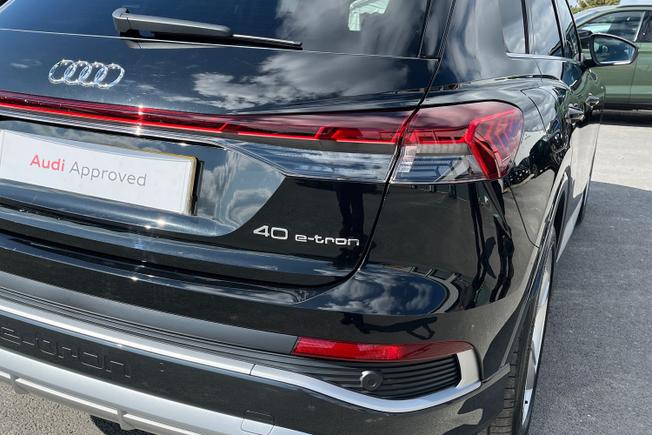Audi Q4 e-tron Photo 18