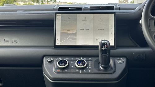 Land Rover Defender Photo autoimg-99c1d60b587ae4b75c9d7f92b00caf0c92587e7a.jpg
