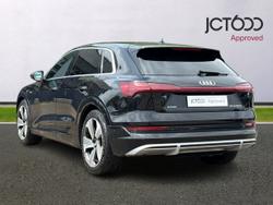 AUDI e-tron Photo 3