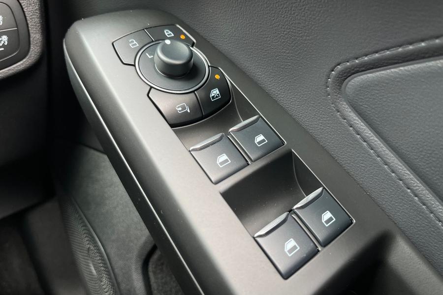 Ford Focus Photo autoimg-99cb49793f6b8e7bfbe16d74db281bb6d7eaf676.jpg