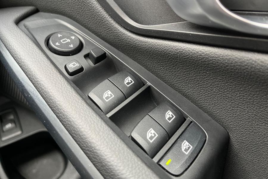 BMW 3 Series Photo autoimg-99d3df8e464e584ab90bd87adec0cbb6705cee54.jpg