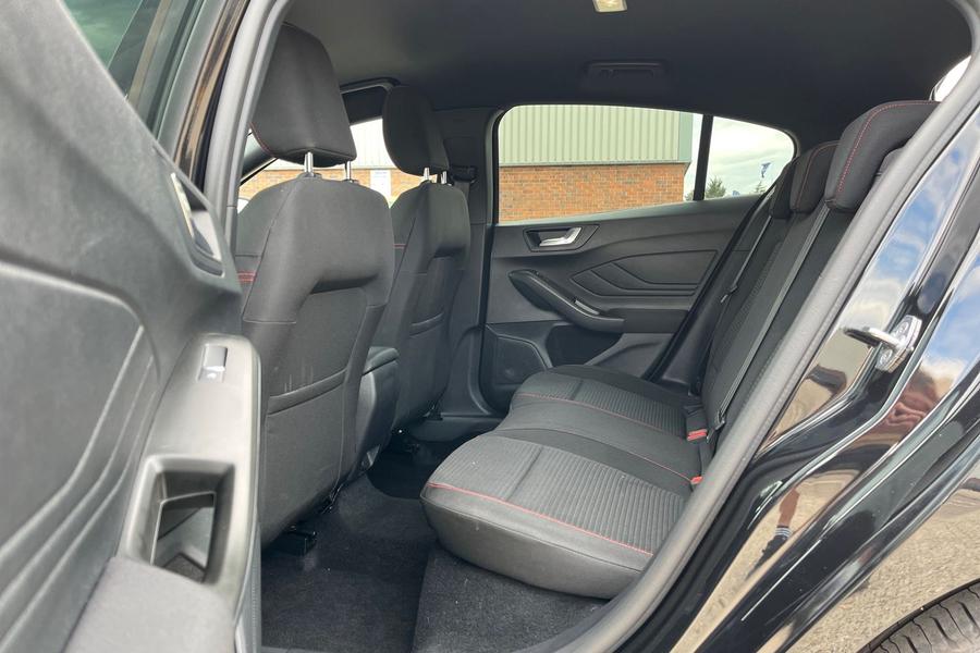 Ford Focus Photo autoimg-99d55a8332bf64f519c94c3adeeaef3cdb040685.jpg