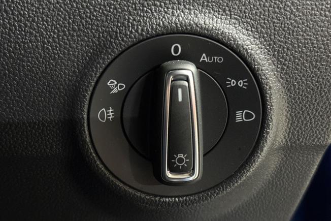 VOLKSWAGEN T-Roc Photo 25