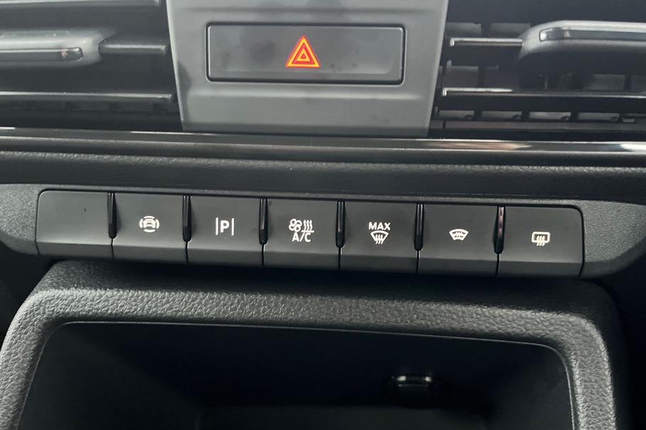 Used FORD TRANSIT CONNECT WT25NDF 15