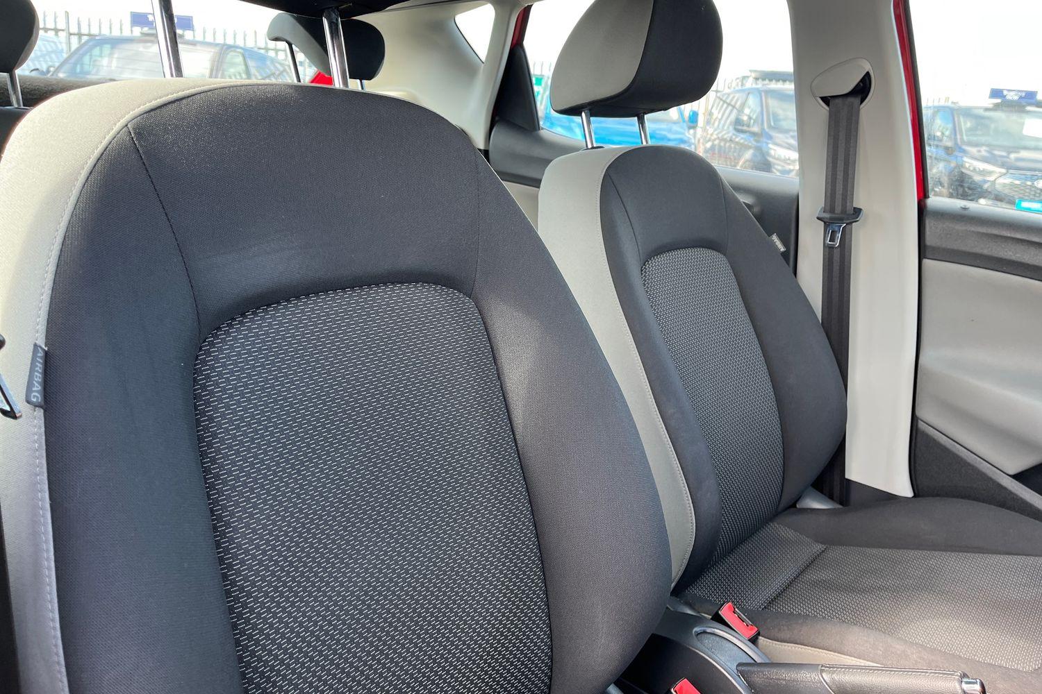 SEAT IBIZA Photo 16