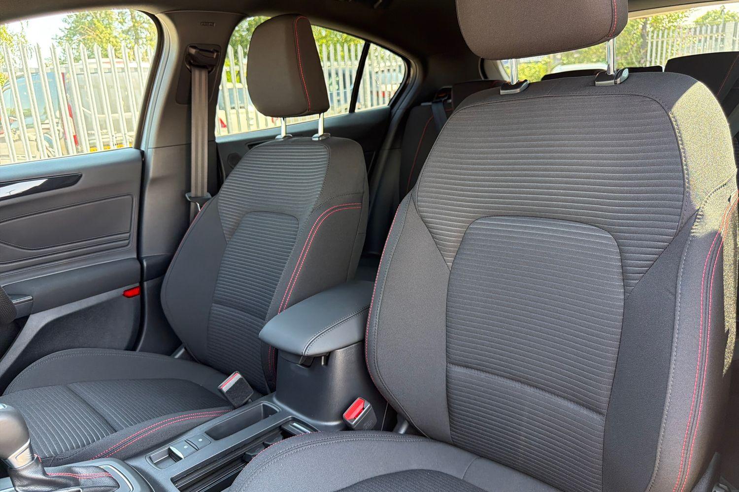 Ford Focus Photo 18
