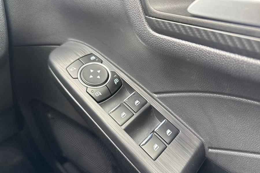 Ford KUGA Photo autoimg-99da84ef356675a9941ab6a84f3fc1decff5edbe.jpg