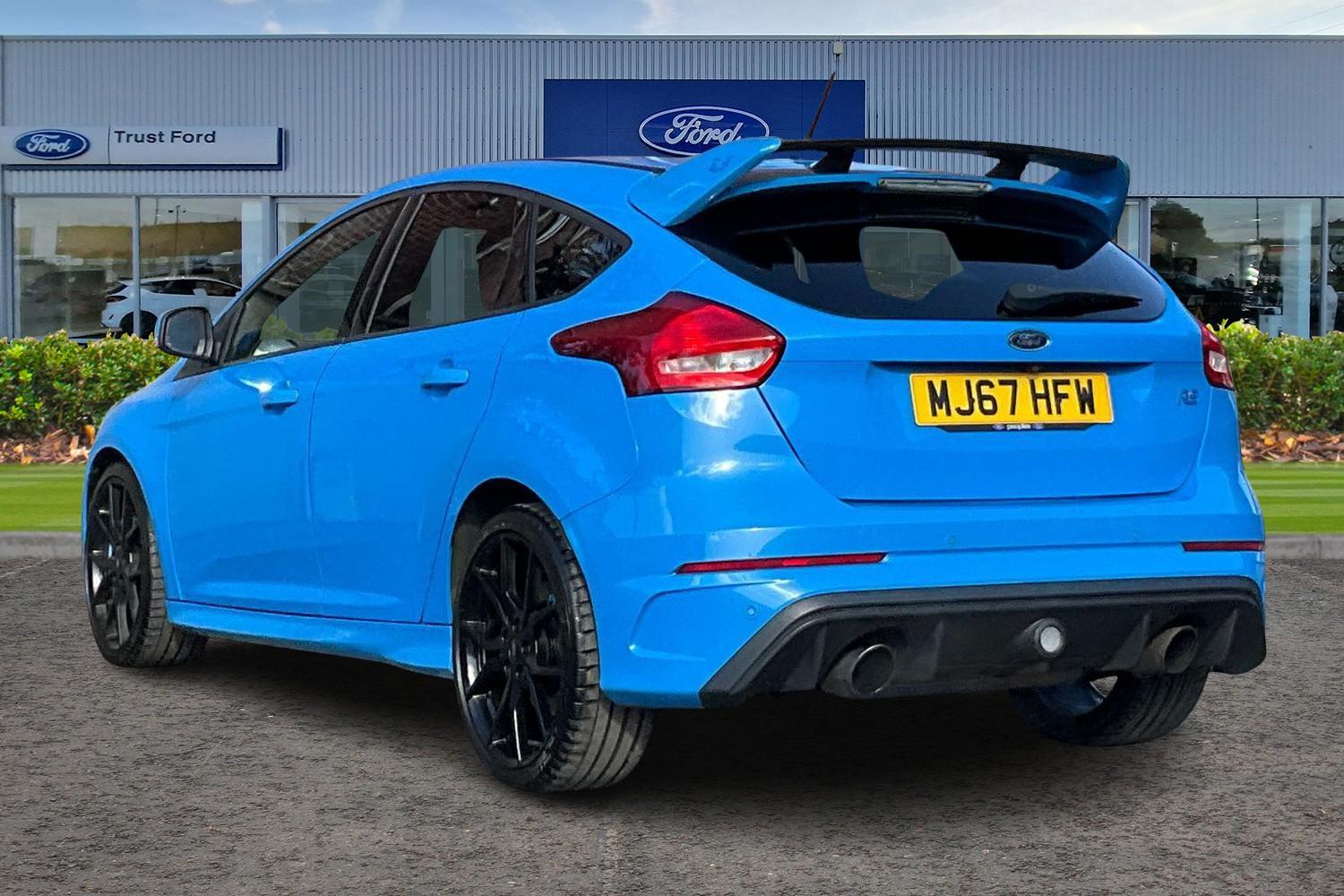 Ford Focus Photo 1