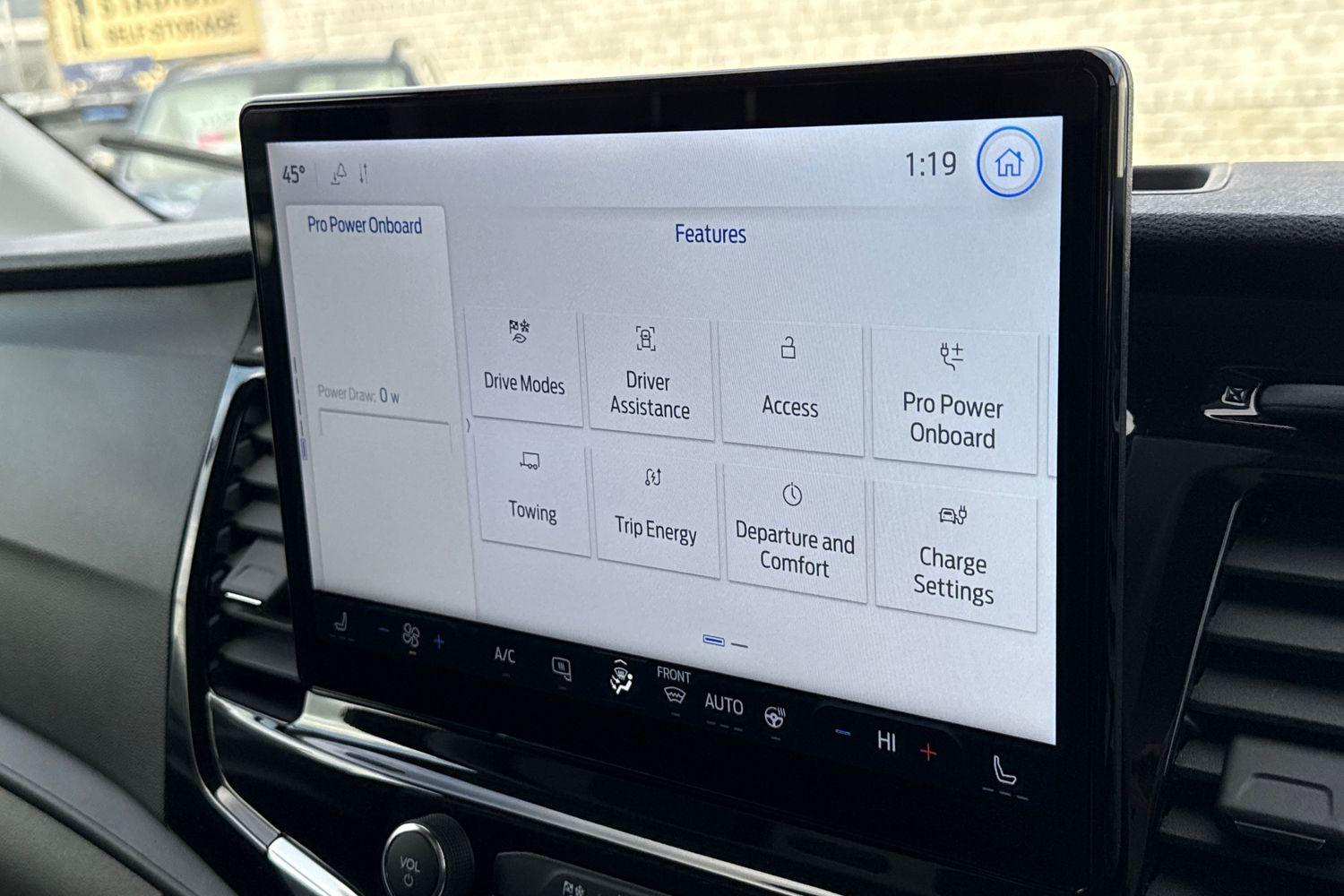 Ford E-TRANSIT Photo 26