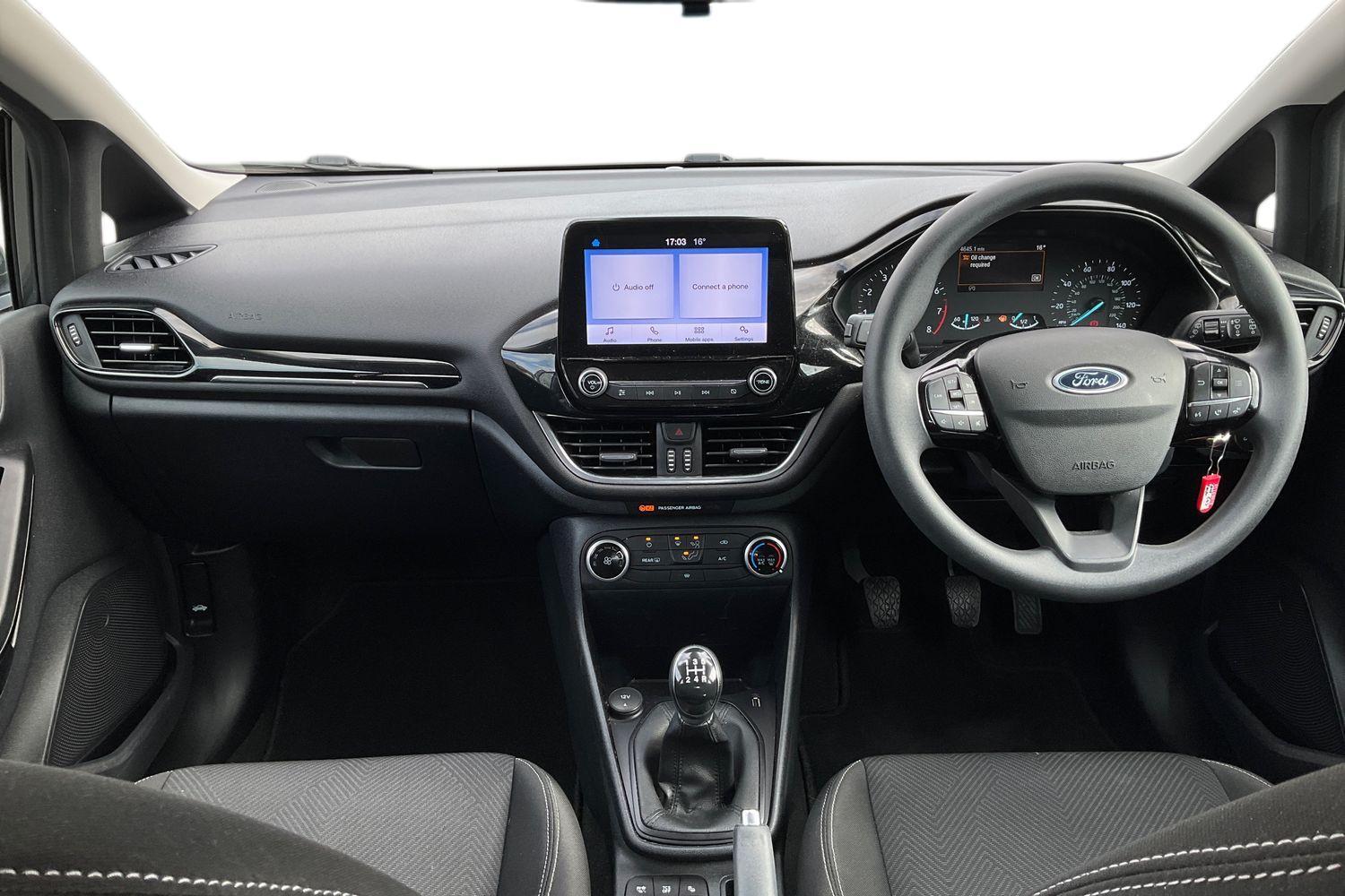 Ford FIESTA Photo 9
