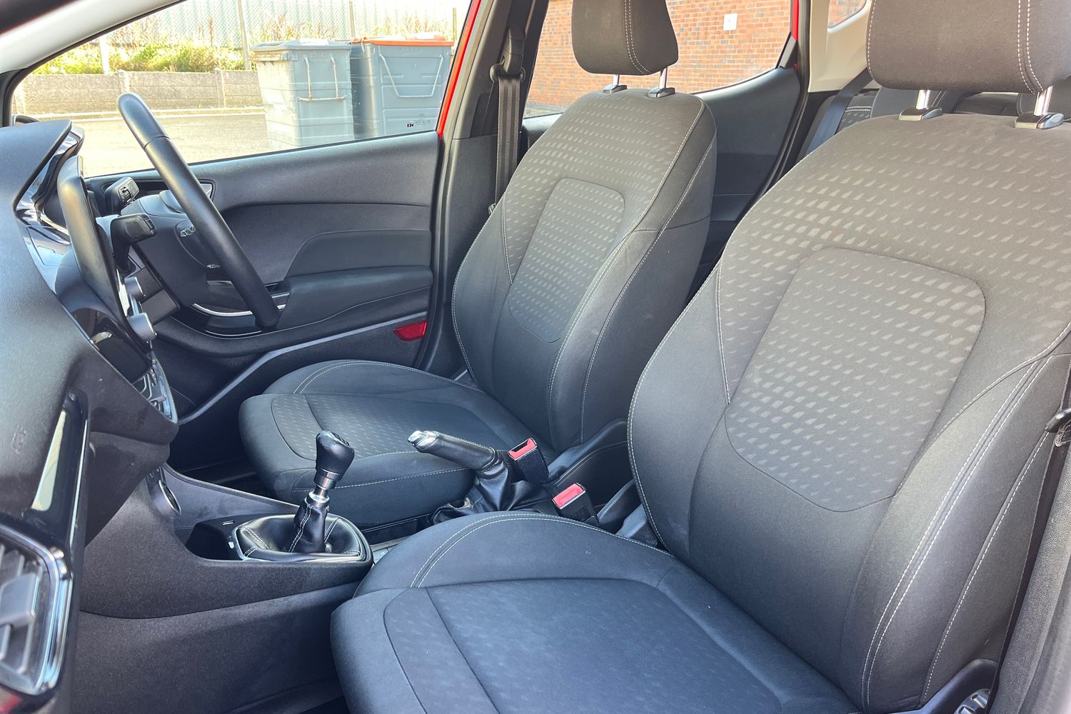 Ford Fiesta Photo 18