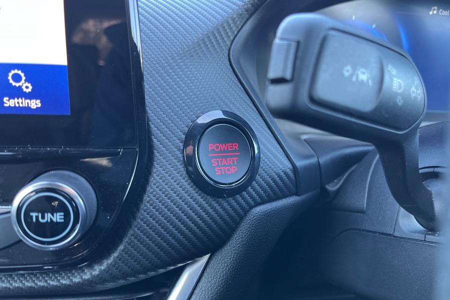 Ford FIESTA Photo autoimg-99e73dbfc8531f44b54eb8be213da2eb96626c69.jpg