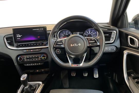 Kia Ceed Photo autoimg-99e9028a4b0d6a41071089ca6e20408916b12688.jpg