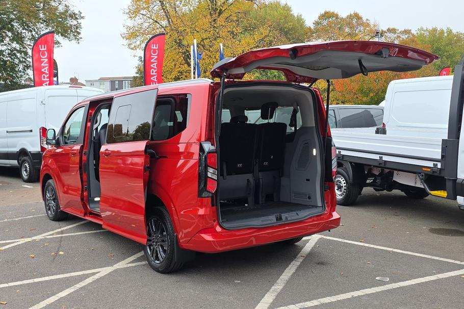 Used Ford TOURNEO CUSTOM 8