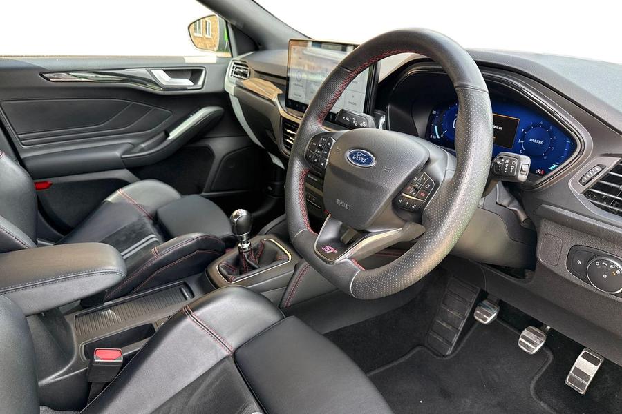 Ford FOCUS Photo autoimg-99ea6b45d298746fe9ac131798c702a7f1a441e1.jpg