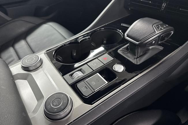 VOLKSWAGEN Touareg Photo 23