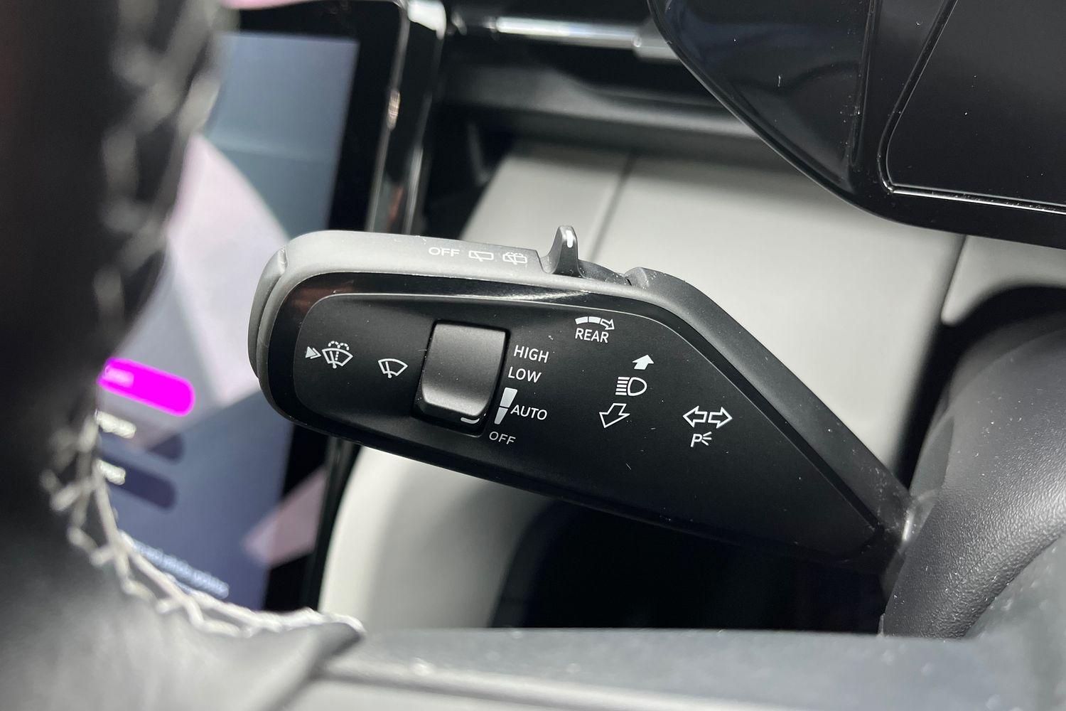 Ford Explorer Photo 13