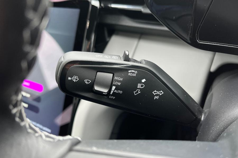 Ford Explorer Photo autoimg-99ee6d39995af431919ad8a1f4fd54c784e061a9.jpg