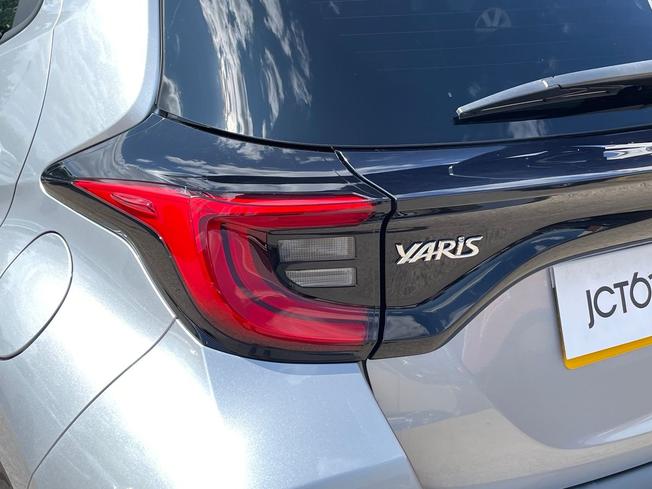 Toyota Yaris Photo 18