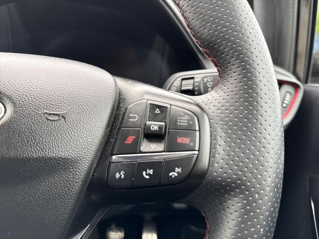 FORD Fiesta Photo 17