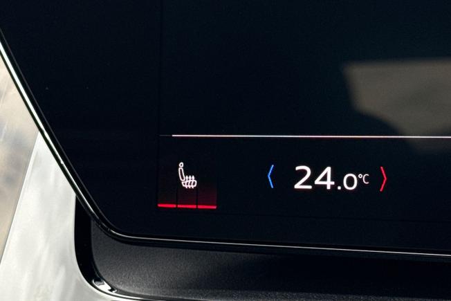 AUDI Q6 E-Tron Photo 33