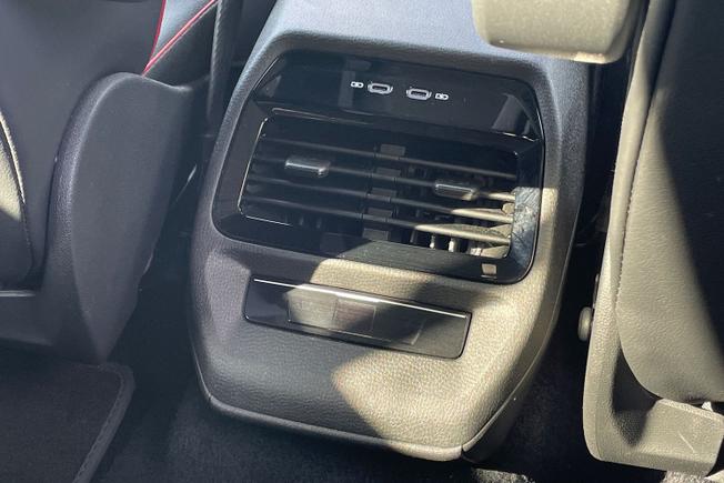 VOLKSWAGEN ID.4 Photo 49