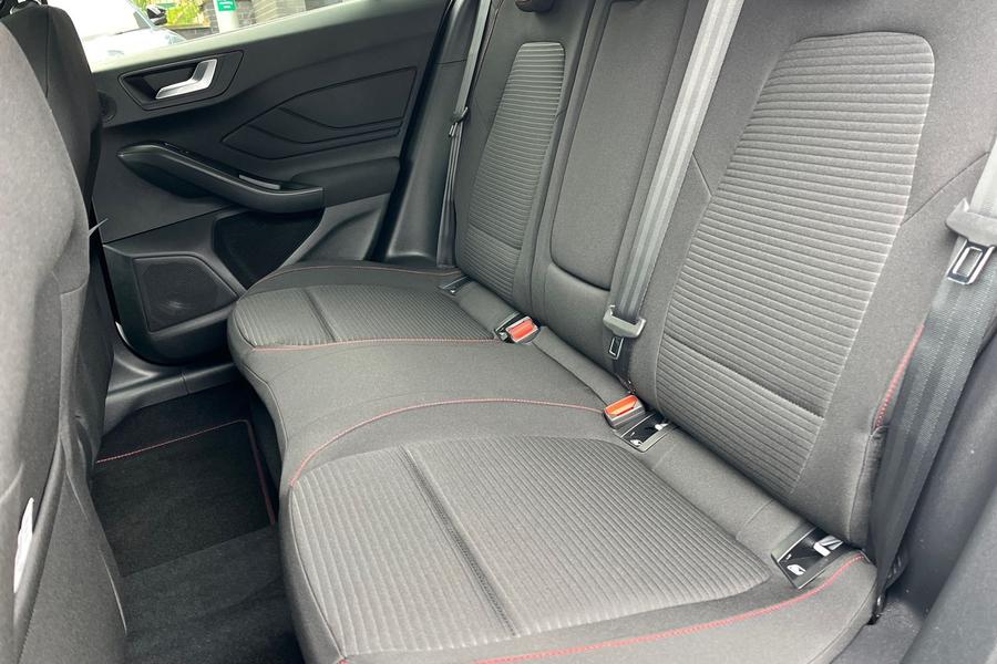 Ford Focus Photo autoimg-99fb207eae58a410f18ecabb294763b3baab4610.jpg