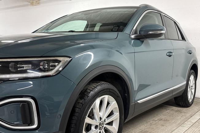 VOLKSWAGEN T-Roc Photo 30