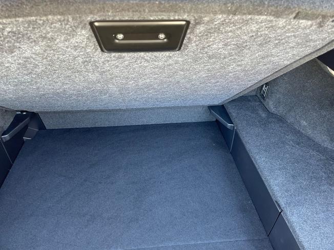 LEXUS UX Photo 25