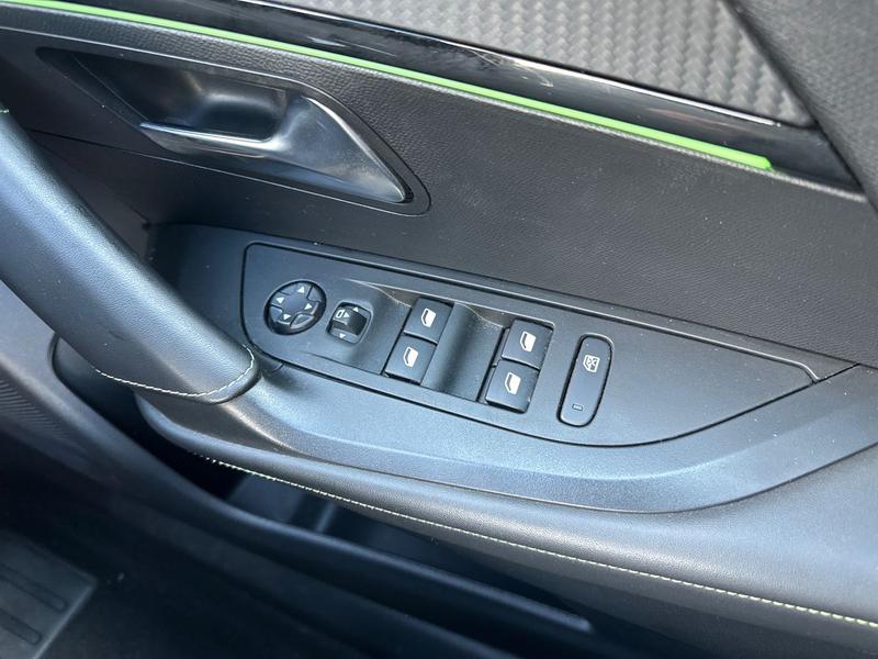 Used Peugeot 2008 LM72YHR 24