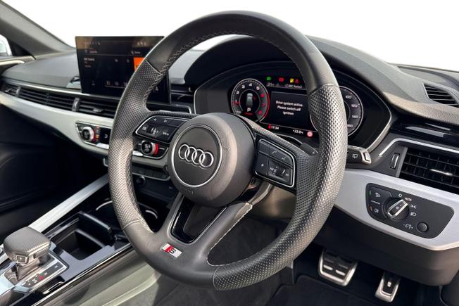 AUDI A4 Avant Photo 6