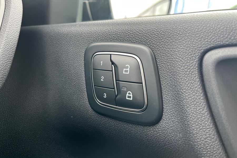Ford Kuga Photo autoimg-9a03220c55b6a20e30cdce188d8397a572635c02.jpg