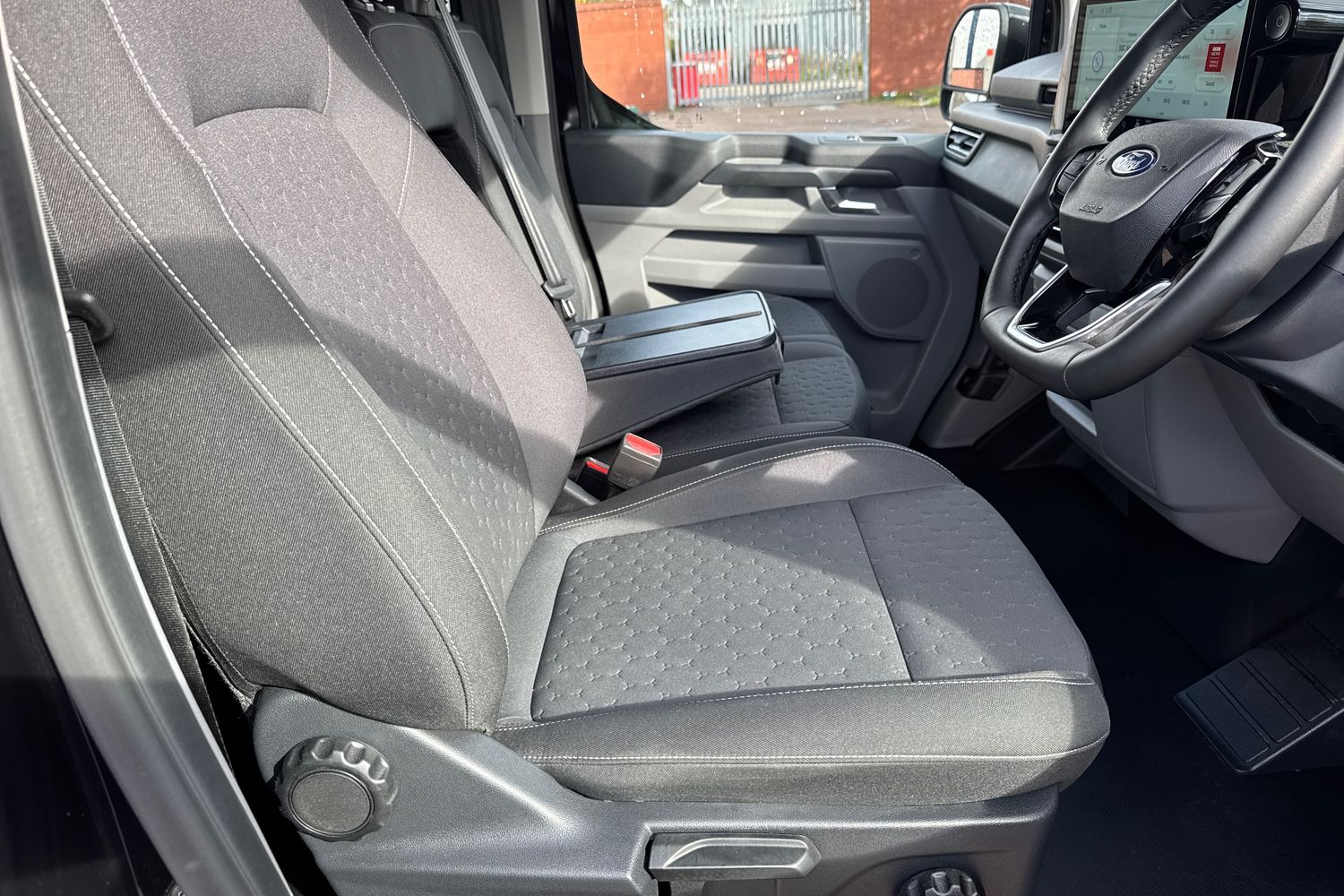 Ford TRANSIT CUSTOM Photo 24