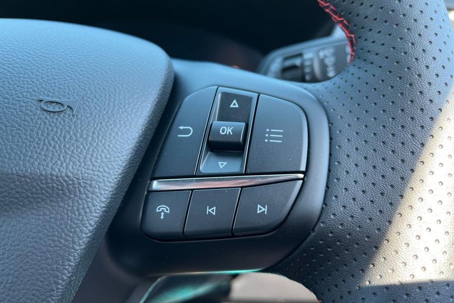 Ford Kuga Photo autoimg-9a091e571dab5d27b0576e0b58ad7446becf8e7e.jpg