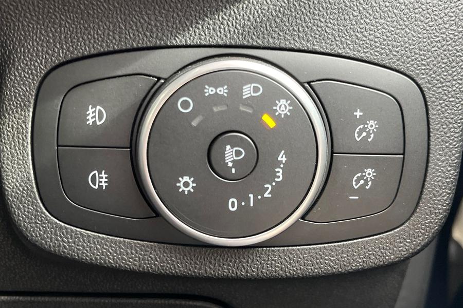Ford FIESTA Photo autoimg-9a0d33fbae9144a34394d0641b2f4a4cb235eff4.jpg