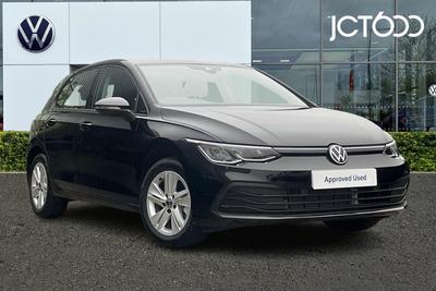 2024 VOLKSWAGEN Golf 1.5 eTSI MHEV Life Hatchback 5dr Petrol Hybrid DSG Euro 6 (s/s) (150 ps) at JCT600