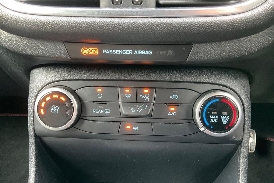 Ford FIESTA Photo autoimg-9a13fb509d1e0599f0e262b0d56a21f67345cd3c.jpg