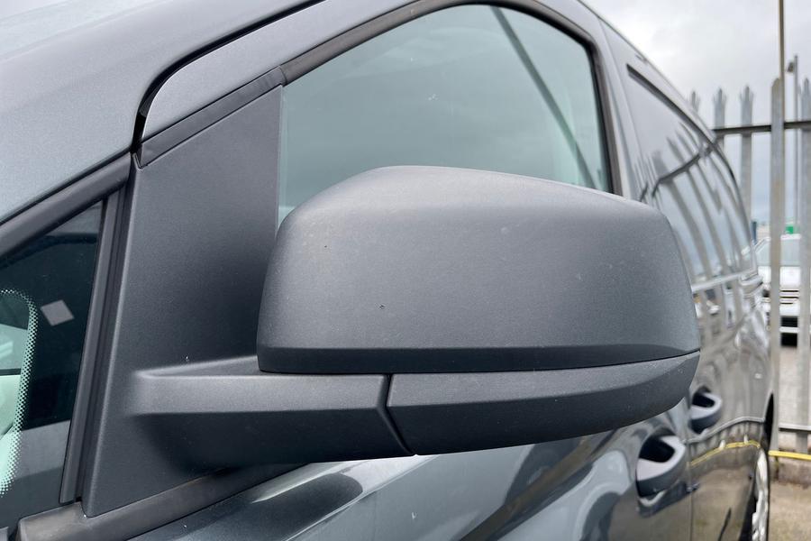 Ford TRANSIT CONNECT Photo autoimg-9a18db3807ab59d2a71e1fb4a6b33605e9657e9a.jpg