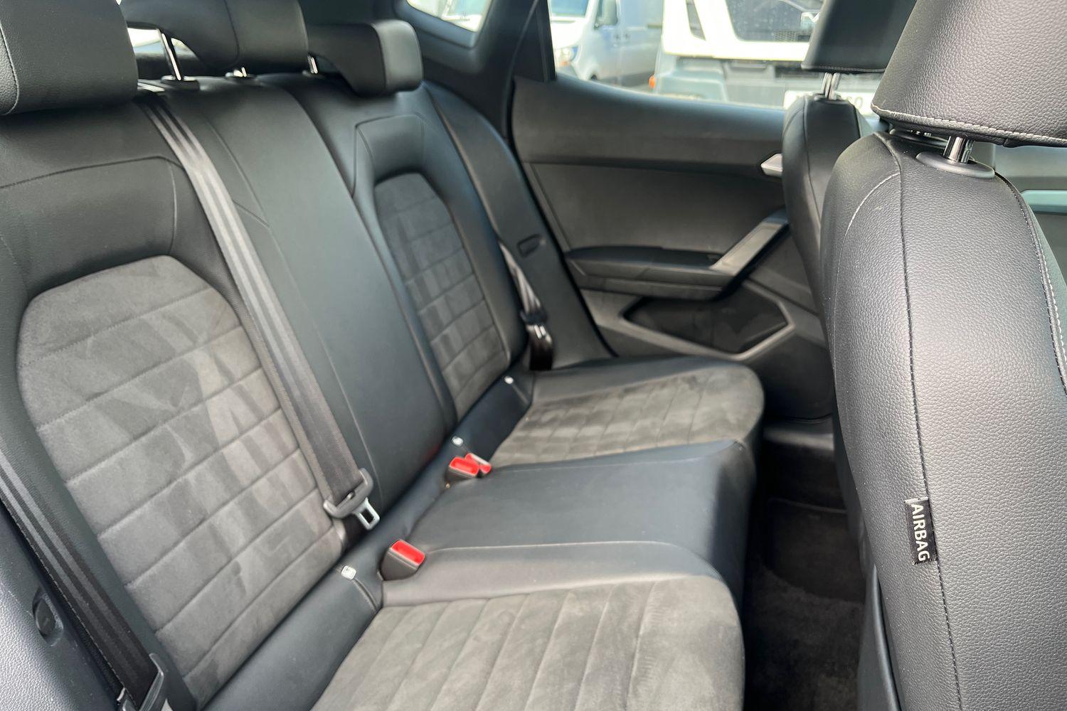 SEAT ARONA Photo 19