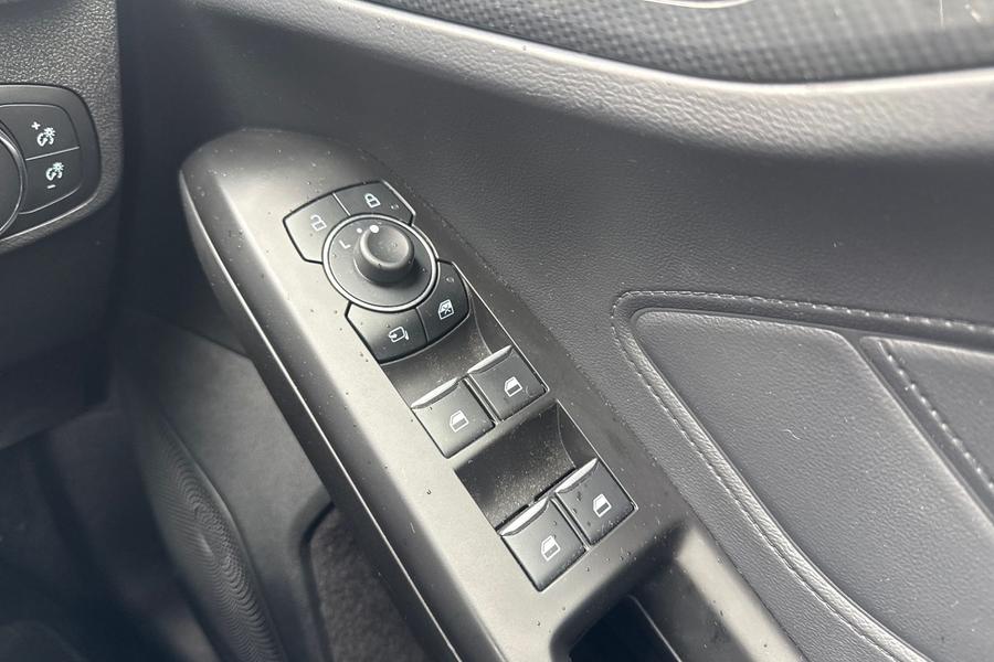 Ford FOCUS Photo autoimg-9a1a3992007bc5cafaba8d606eac92eaffb3240c.jpg