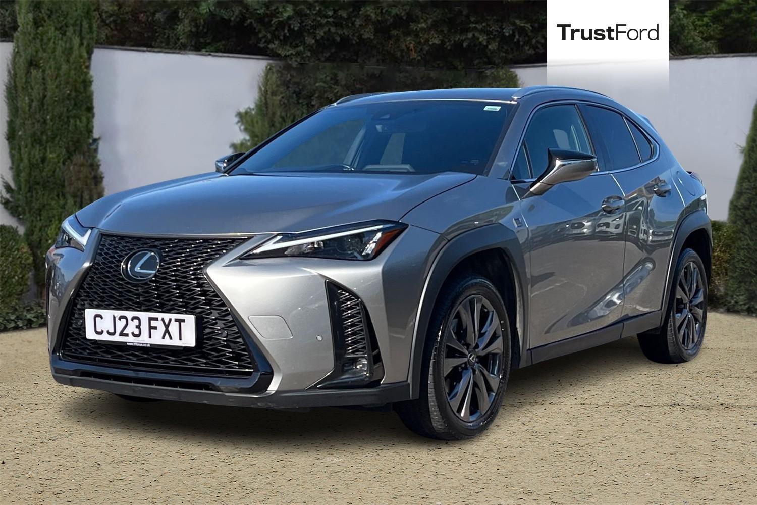 Lexus UX Photo 4