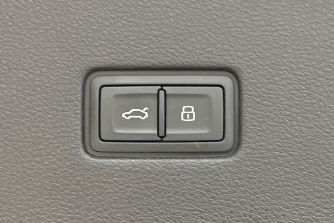 AUDI SQ8 Photo 30
